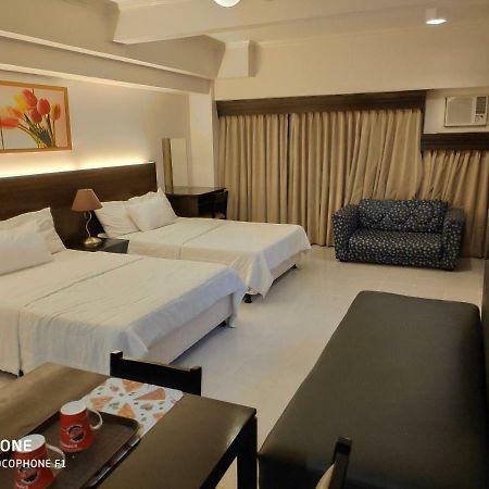 Tagaytay Staycation By Naya And Darla W Free Swimming Pool, Wifi & Netflix Tagaytay City Kültér fotó