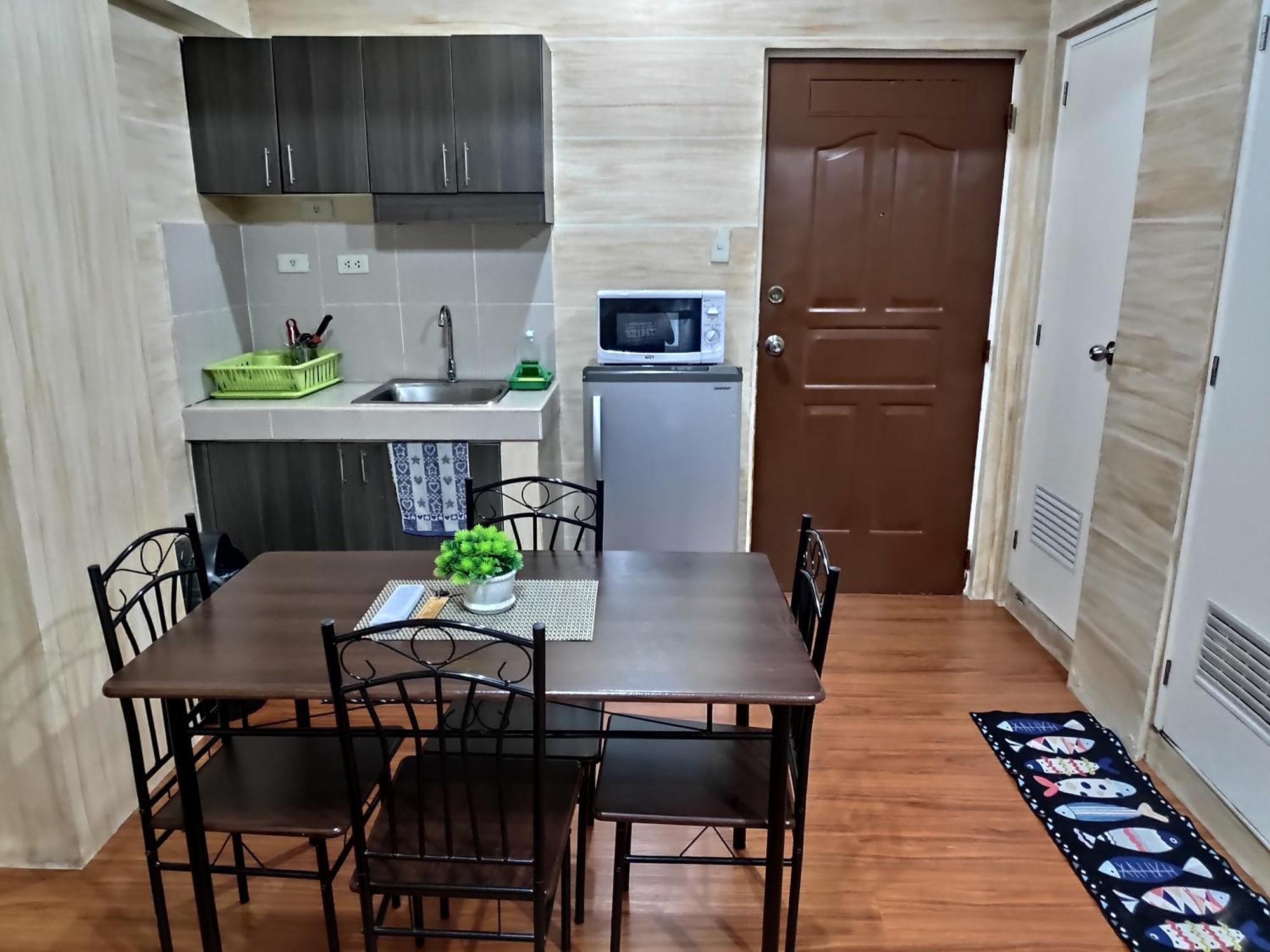 Tagaytay Staycation By Naya And Darla W Free Swimming Pool, Wifi & Netflix Tagaytay City Kültér fotó