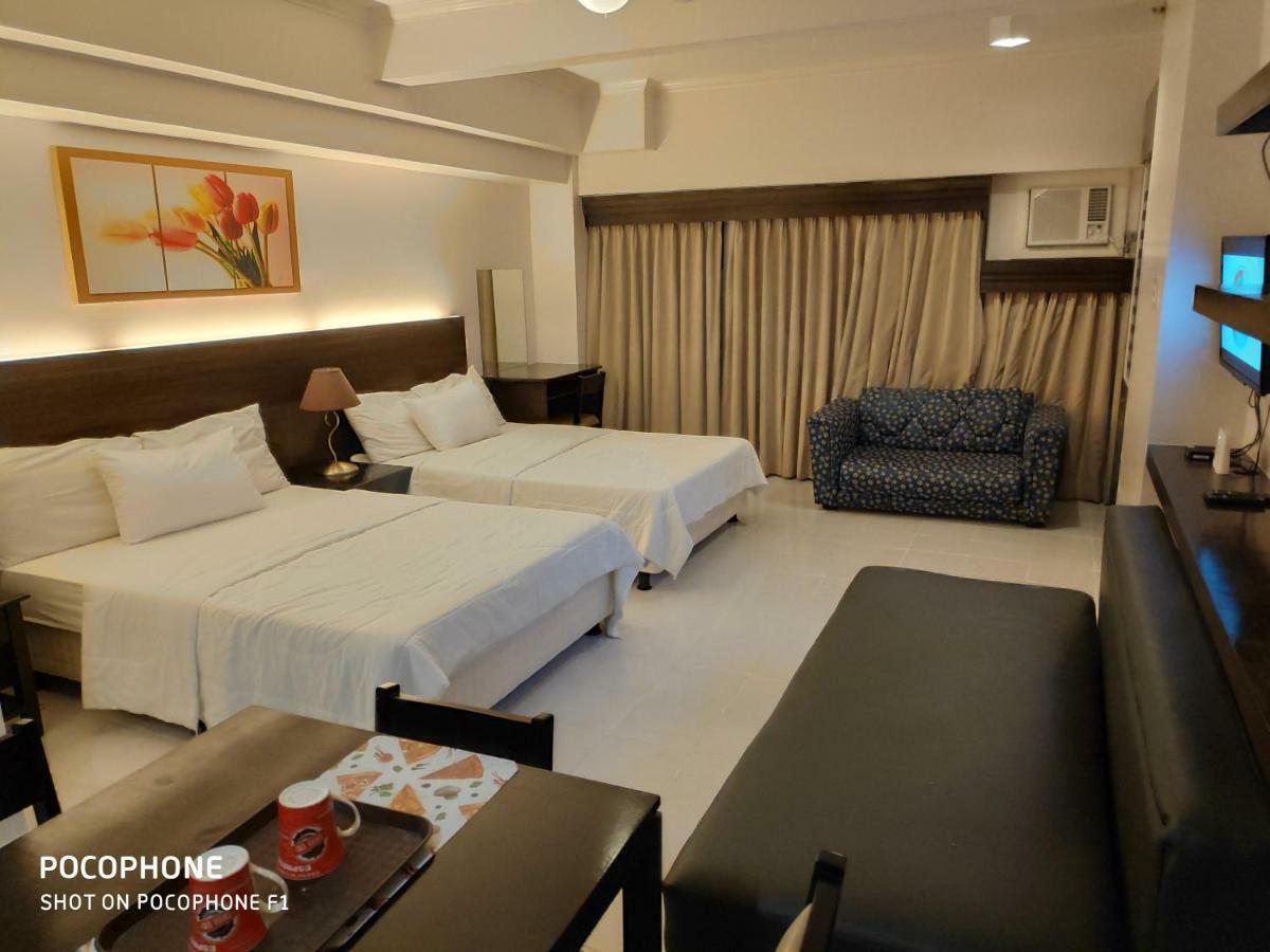 Tagaytay Staycation By Naya And Darla W Free Swimming Pool, Wifi & Netflix Tagaytay City Kültér fotó